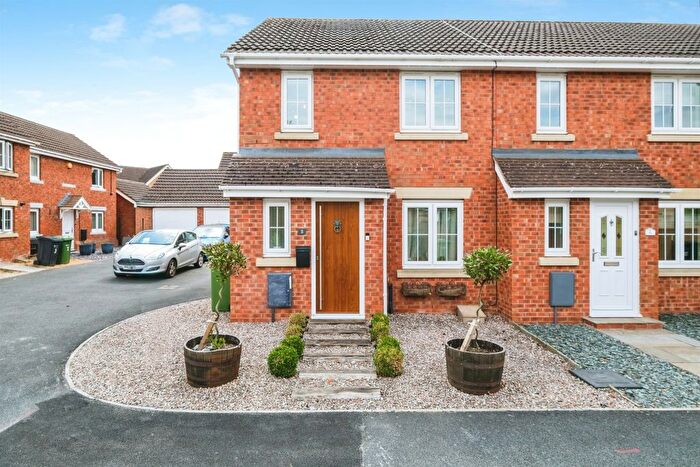 3 Bedroom End Of Terrace House For Sale In Smithy Court, Hereford, HR2
