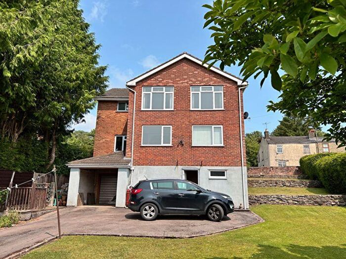 2 Bedroom Property For Sale In High Street, Cinderford, GL14