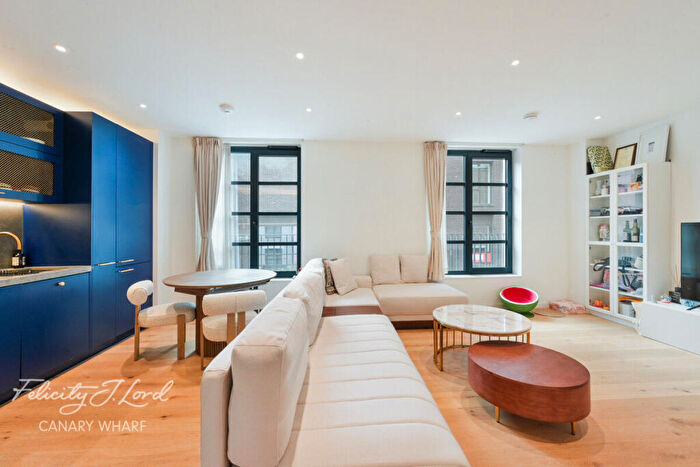 4 Bedroom Town House For Sale In Orchard Place, London, E14