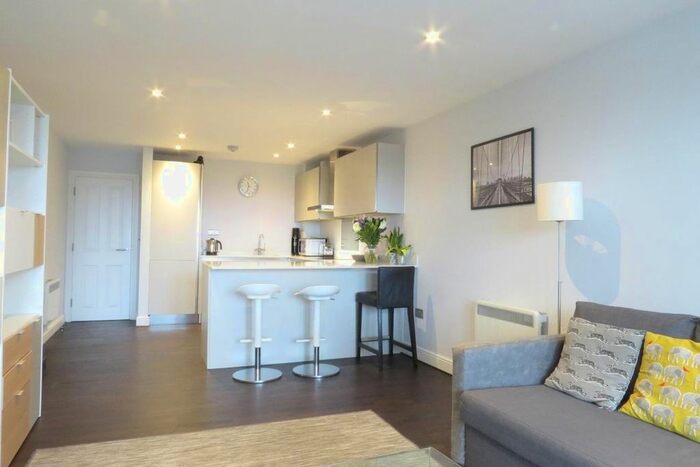 1 Bedroom Flat To Rent In Westow Hill, Crystal Palace, London, SE19