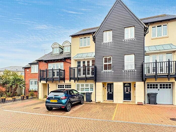 4 Bedroom Terraced House For Sale In Admiralty Way, Eastbourne, BN23