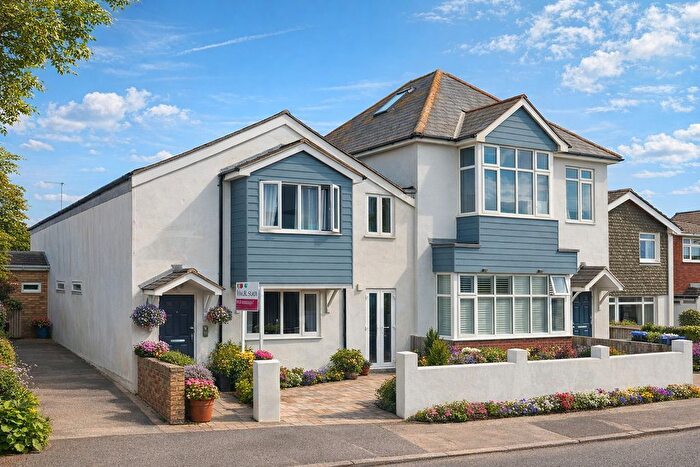 1 Bedroom Flat For Sale In South Coast Road, Peacehaven, BN10