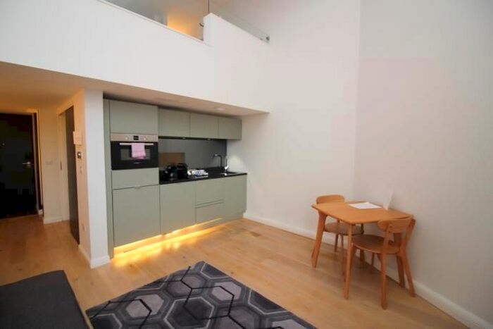 1 Bedroom Flat To Rent In Flat, Mcdonald Road, Edinburgh, EH7