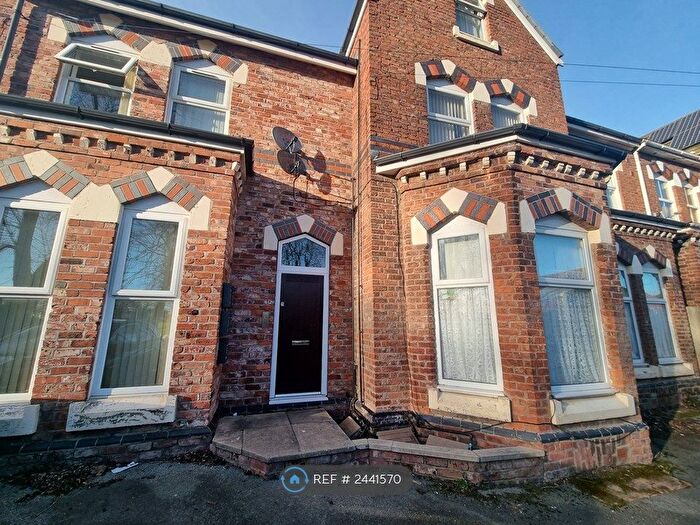 2 Bedroom Flat To Rent In Sefton Road, Wirral, CH62