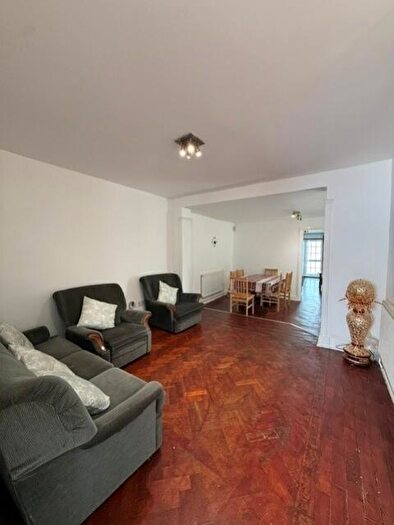 6 Bedroom Semi-Detached House To Rent In Park View, Wembley, Greater London, HA9
