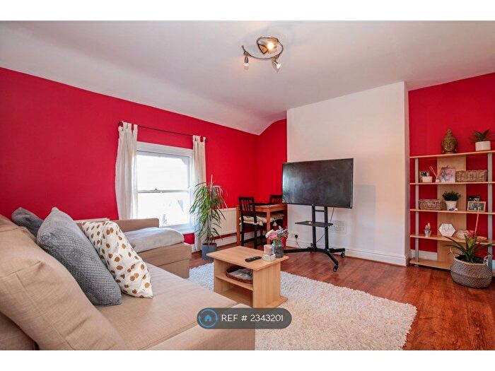 1 Bedroom Flat To Rent In Queens Road, Aldershot, GU11