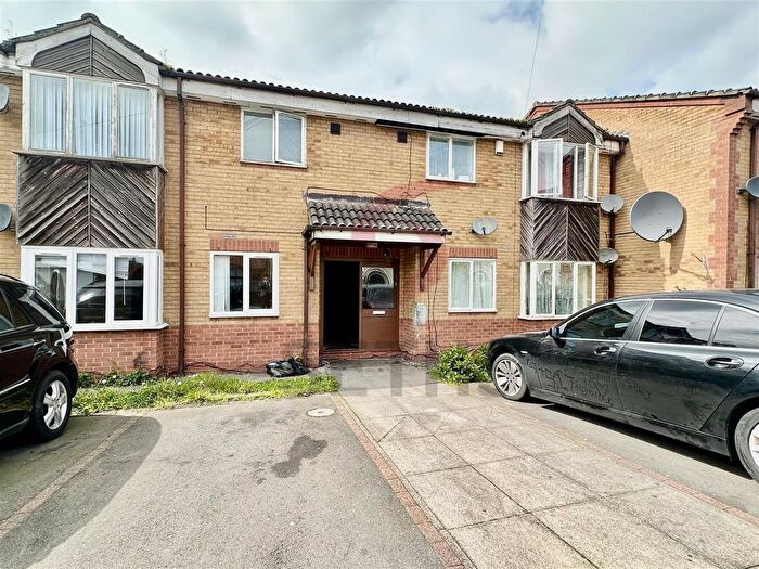 1 Bedroom Flat To Rent In Huntingdon Road, Northfields, Leicester, LE4