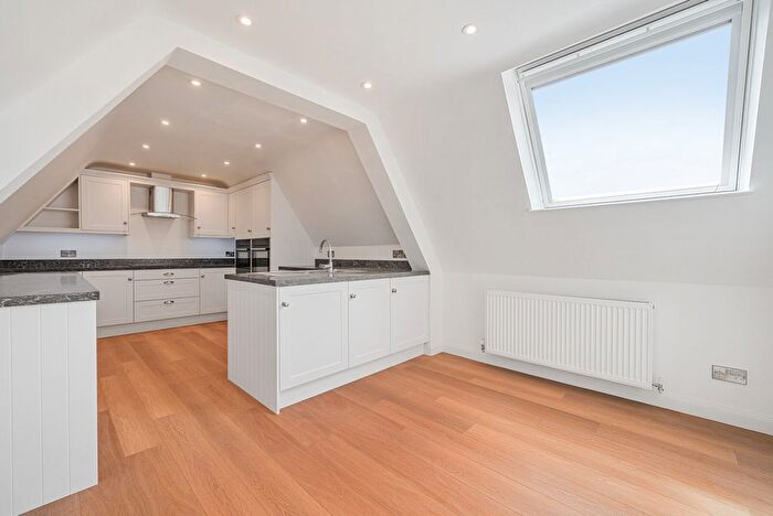 3 Bedroom Flat To Rent In Copthorne Court, Station Road, Leatherhead, KT22