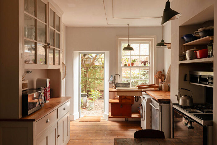 2 Bedroom Flat For Sale In East Dulwich Road, East Dulwich, SE22