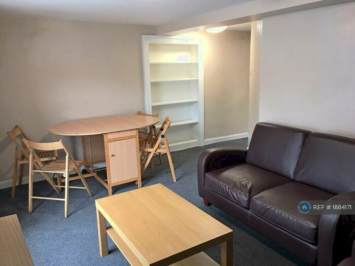 4 Bedroom Maisonette To Rent In Stokes Croft, Bristol, BS1