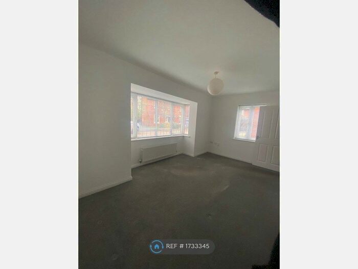 4 Bedroom Semi-Detached House To Rent In Windle Drive, Bourne, PE10