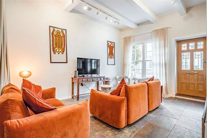 5 Bedroom Terraced House To Rent In Petersham Place, South Kensington, SW7