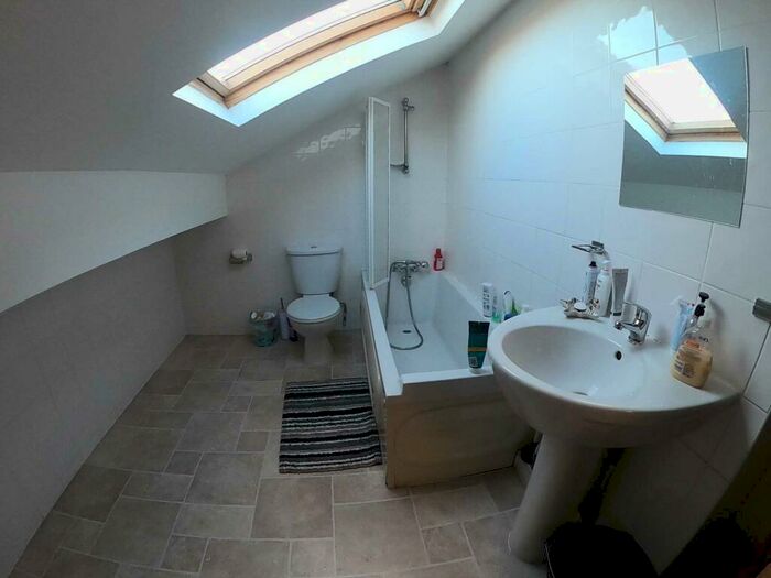 5 Bedroom Terraced House To Rent In Acomb Street, Manchester, M14