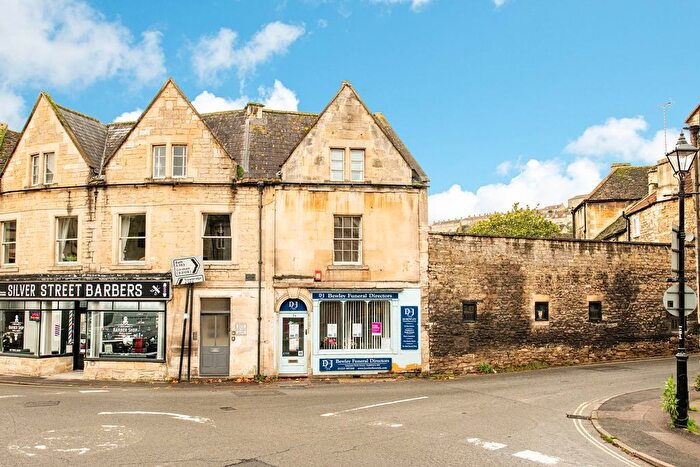 1 Bedroom Maisonette For Sale In With Commercial Space In Silver Street, Bradford-On-Avon, BA15