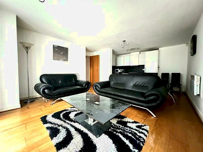 2 Bedroom Apartment To Rent In Centenary Plaza, Holliday Street, Birmingham, B1