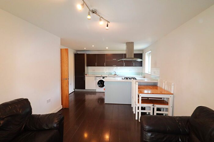 2 Bedroom Flat To Rent In Perrymans Farm Road, Ilford, IG2