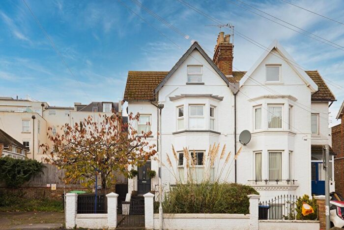 5 Bedroom Semi Detached House For Sale In Belmont Road, Broadstairs, CT10