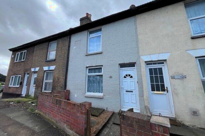 3 Bedroom Terraced House To Rent In Chatham Hill, Chatham, ME5