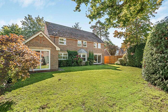 5 Bedroom Detached House For Sale In Durfold Road, Horsham, RH12