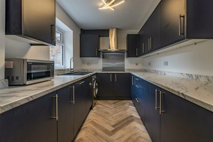 6 Bedroom Terraced House To Rent In Alfreton Road, Nottingham, NG7