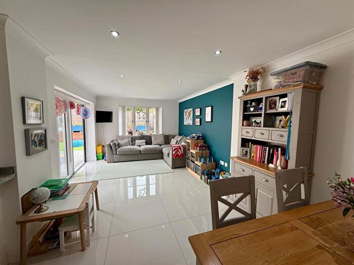 4 Bedroom Detached House For Sale In Tan Y Bryn Gardens, Llwydcoed, Aberdare, CF44
