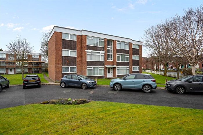 2 Bedroom Apartment For Sale In Avon Court, Crosby, Liverpool, L23