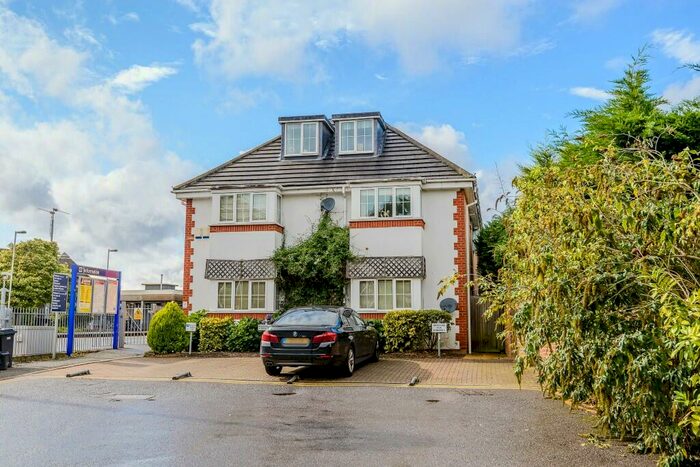 2 Bedroom Flat To Rent In Eden Place, Sunningdale, Berkshire, SL5