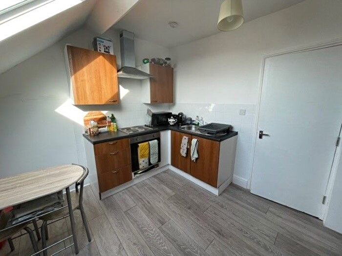 2 Bedroom Flat To Rent In A Heaton Park Road, Newcastle Upon Tyne, NE6