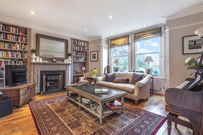 4 Bedroom Mews To Rent In Rosamond Villas, East Sheen, SW14