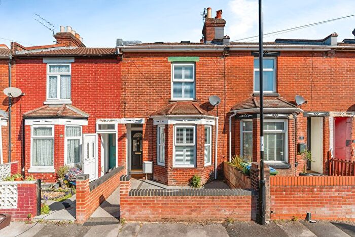 4 Bedroom Terraced House For Sale In Kingsley Road, Southampton, SO15