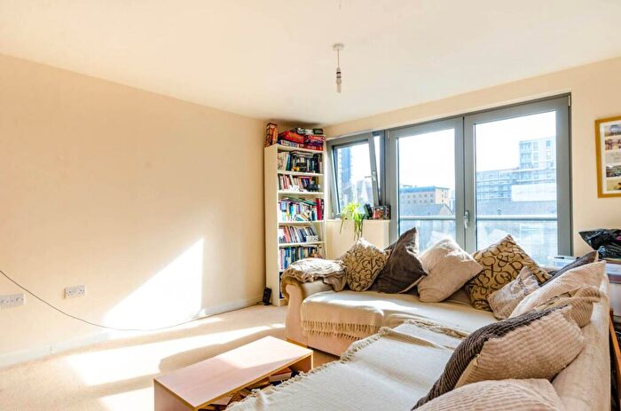 1 Bedroom Flat For Sale In Biggerstaff Road, Stratford, London, E15