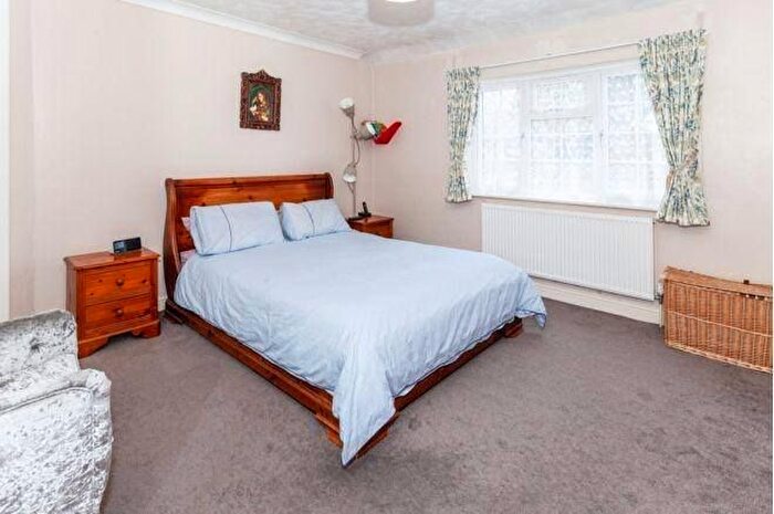 4 Bedroom Semi Detached House To Rent In Uxbridge, UB8