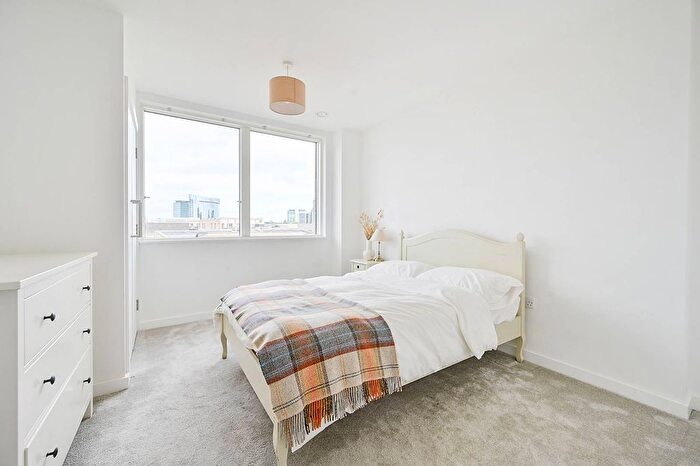 2 Bedroom Flat To Rent In Commerce Road, Brentford, TW8