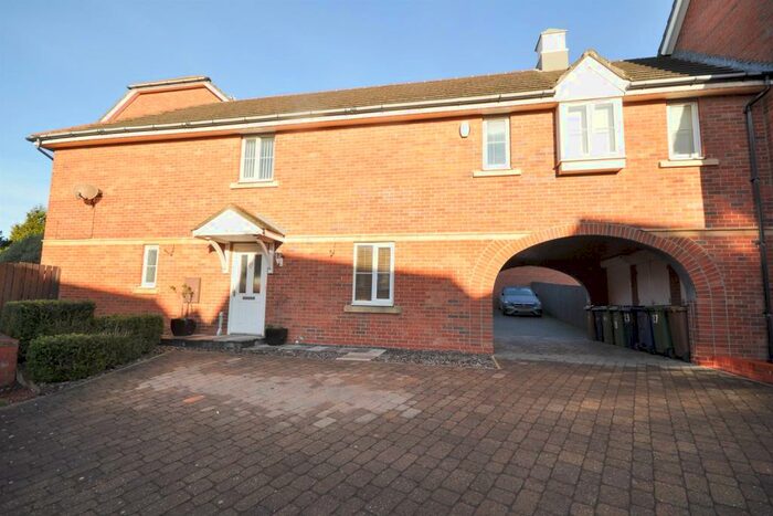 4 Bedroom Semi-Detached House To Rent In Kineton Way, Ryhope, SR2