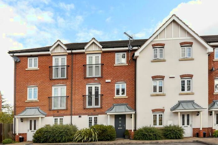 3 Bedroom Town House To Rent In Shinfield, Reading, RG2