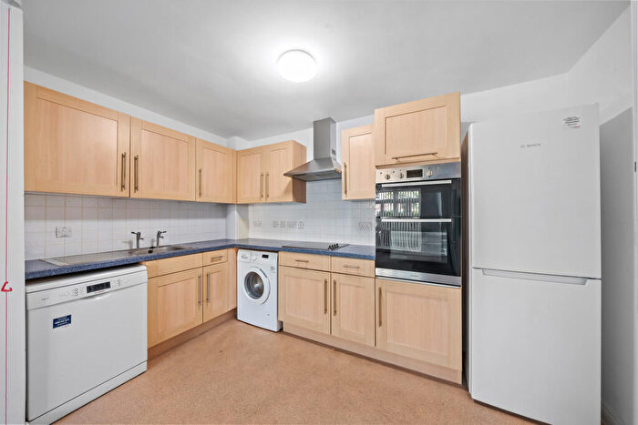 2 Bedroom Flat For Sale In Beddington Gardens, Wallington, SM6