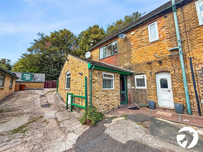 3 Bedroom Semi Detached House To Rent In Chalgrove Mews, Vicarage Road, Halling, Rochester, ME2