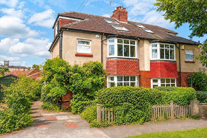 3 Bedroom Semi Detached House For Sale In Mount Vale Drive, York, YO24