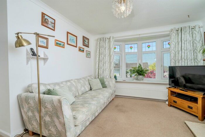 2 Bedroom Detached Bungalow For Sale In Burniston Close, Plympton, Plymouth, PL7