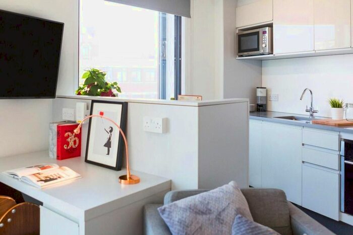 Studio To Rent In Holloway Road, London, N7