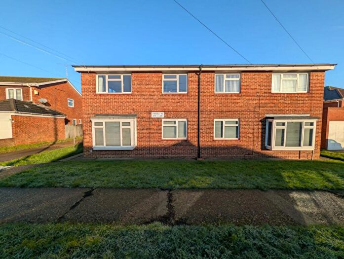 1 Bedroom Flat For Sale In Thisselt Road, Canvey Island, SS8