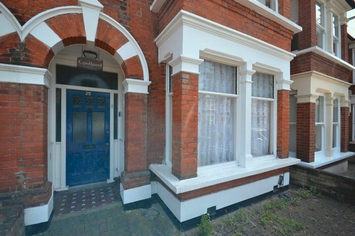 2 Bedroom Flat To Rent In Maple Road, London E11