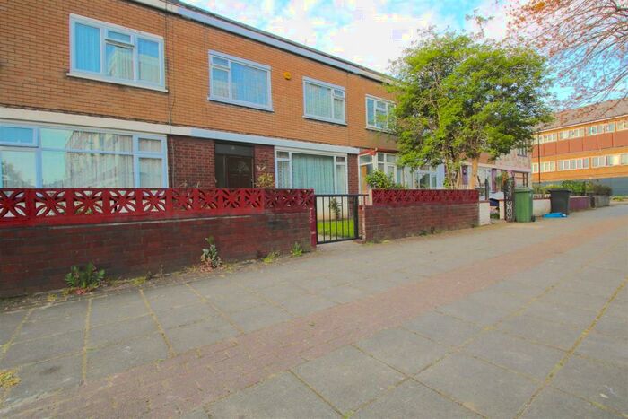 4 Bedroom House To Rent In Ellsworth Street, London, E2