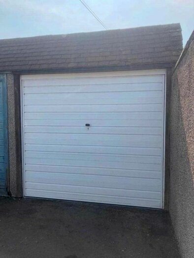 Parking/garage To Rent In Broomburn Drive, Newton Mearns, Glasgow G77