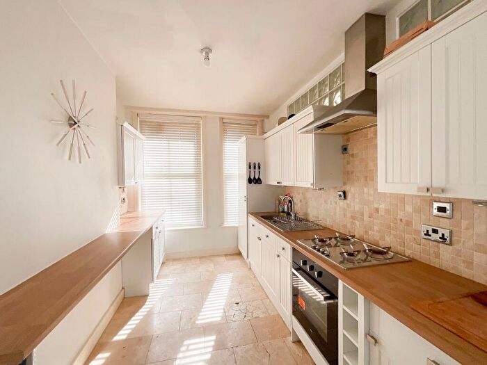 1 Bedroom Flat For Sale In Clifftown Road, Southend-on-Sea, SS1