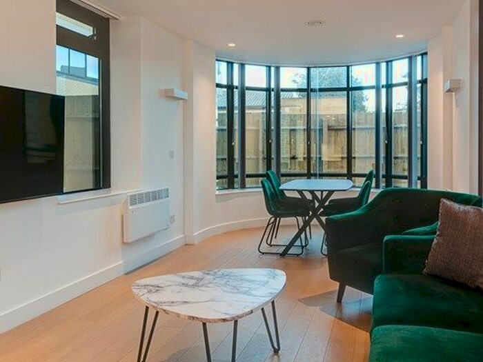 1 Bedroom Flat To Rent In , TW8