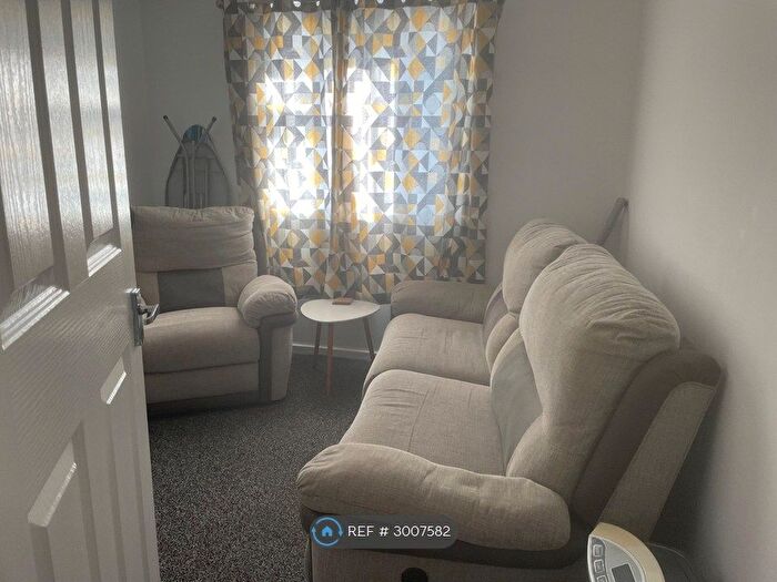 1 Bedroom Flat To Rent In Sunnybank, Knottingley, WF11