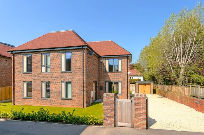 4 Bedroom Detached House To Rent In North Park Road, Harrogate, HG1