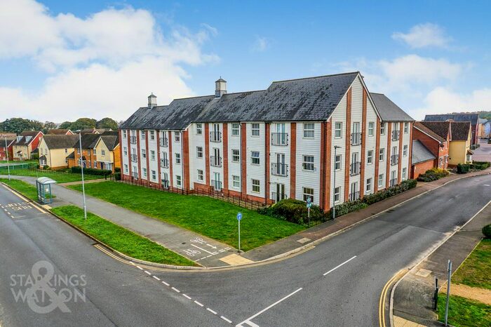 2 Bedroom Flat To Rent In Woodpecker Way, Queens Hill, Costessey, NR8