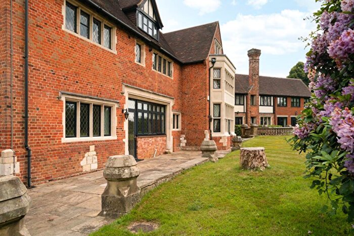 3 Bedroom Apartment For Sale In Neb Lane, Bonaly House Neb Lane, RH8